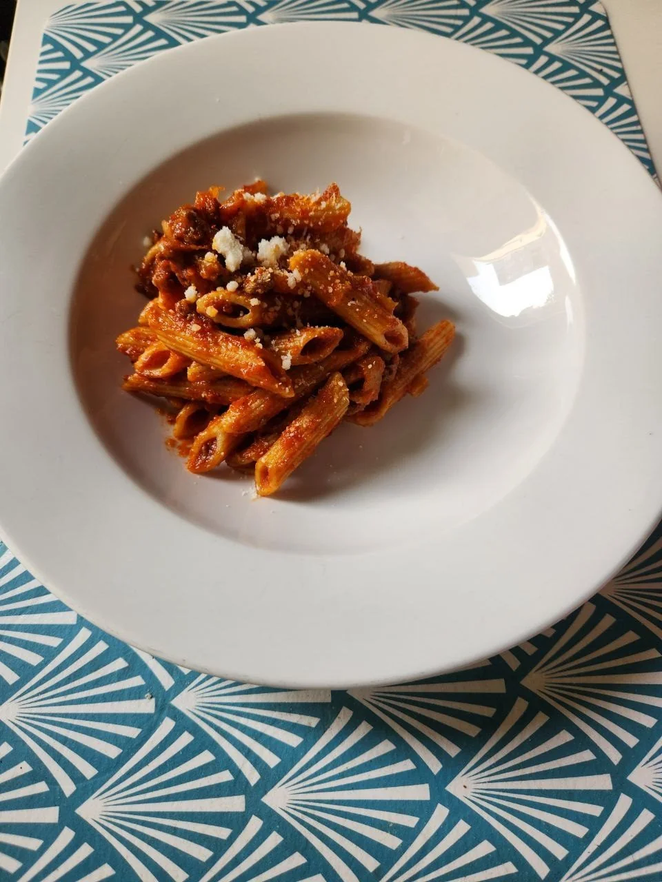 Penne bolognese